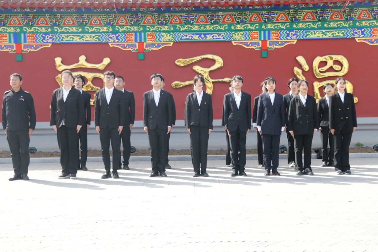 開啟新視野，展望新征程——鞍勤集團(tuán)、溫泉集團(tuán)、公服集團(tuán)新生階段性培訓(xùn)結(jié)束